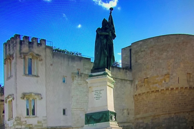 italya'da bilinmeyenler. Etruskler, Da Vinci koprusu, Cem Sultan, Turk magarasi,Otranto seferi
