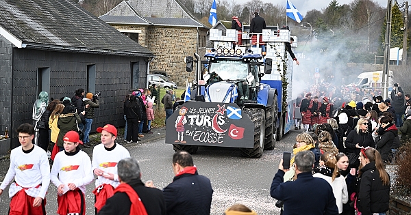Belçika'nın "Türk köyü"nde karnaval coşkusu