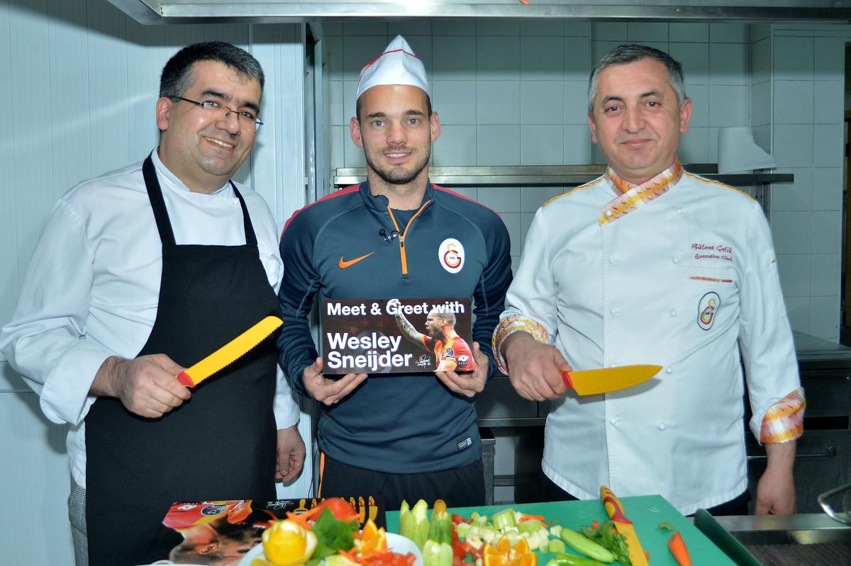 Webley Sneijder bıçak tanıttı
