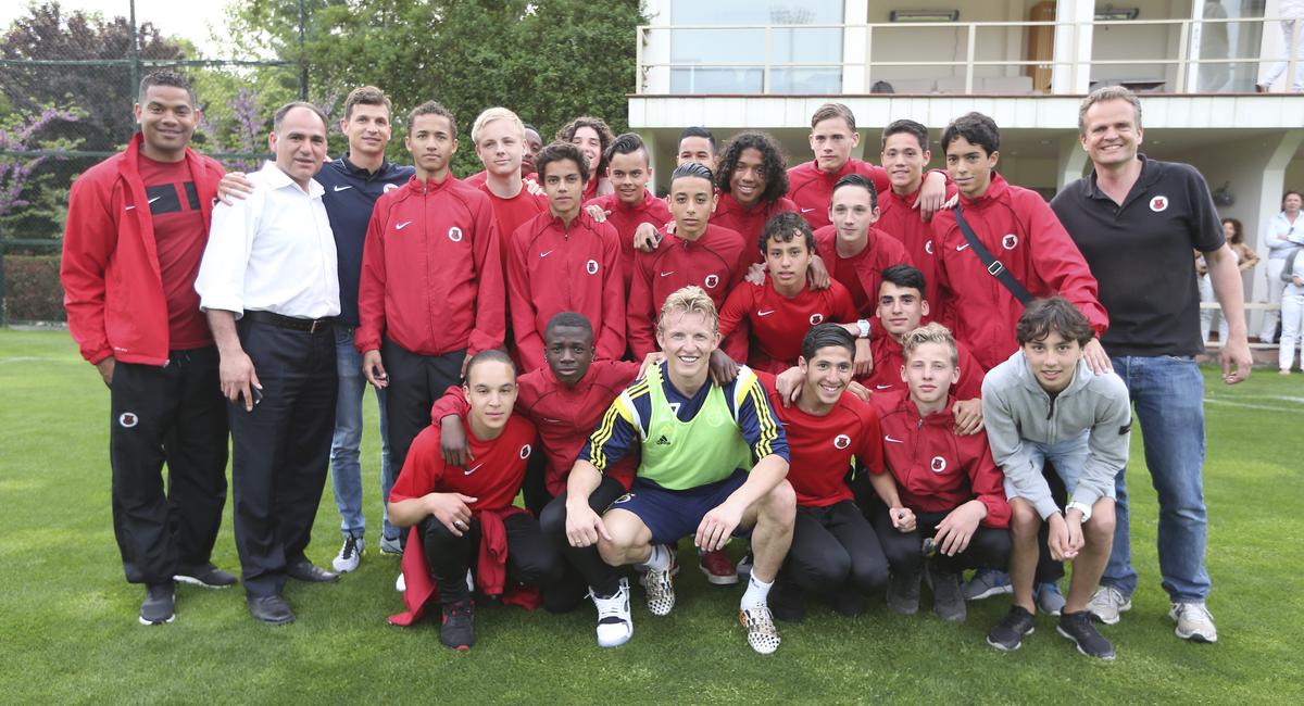 Kuyt'tan Hollanda'dan ziyaretçi