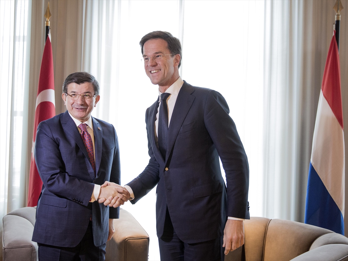 Davutoğlu - Rutte görüşmesi