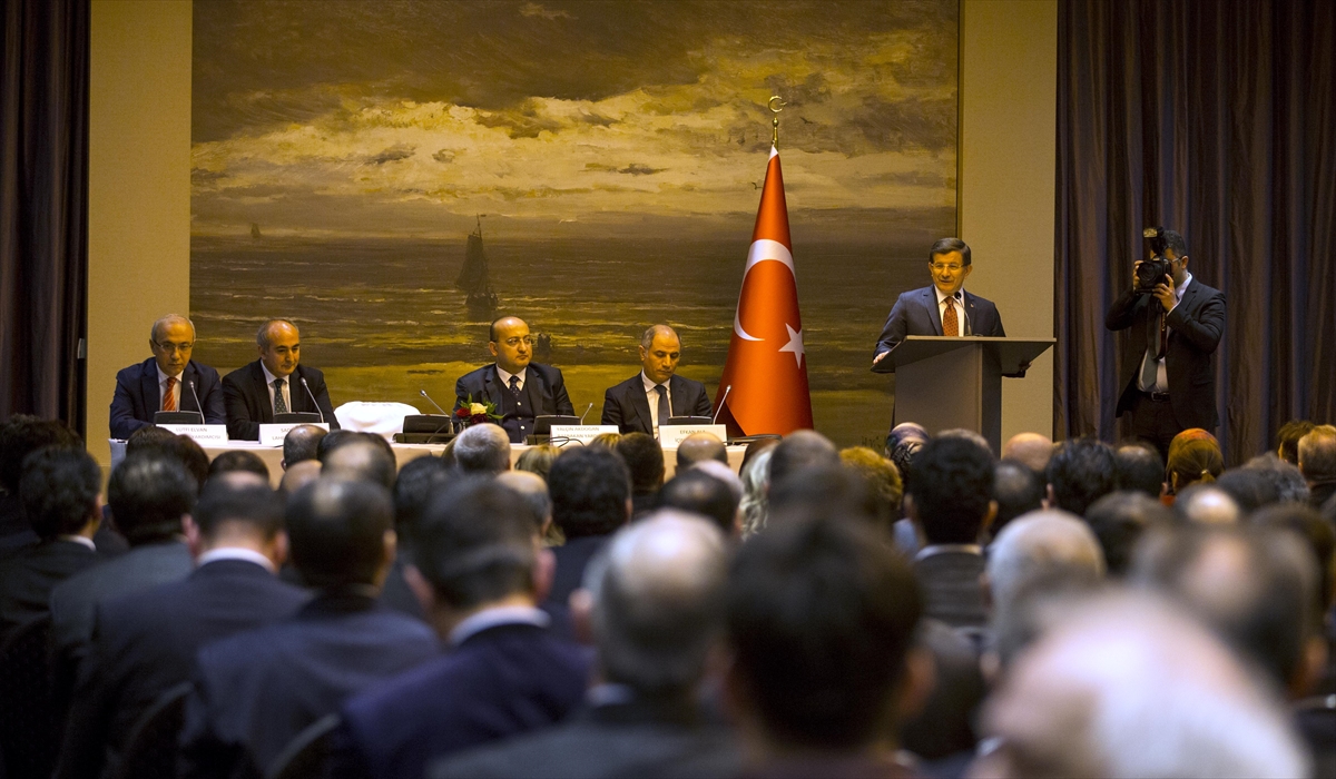 Başbakan Davutoğlu Hollanda'da
