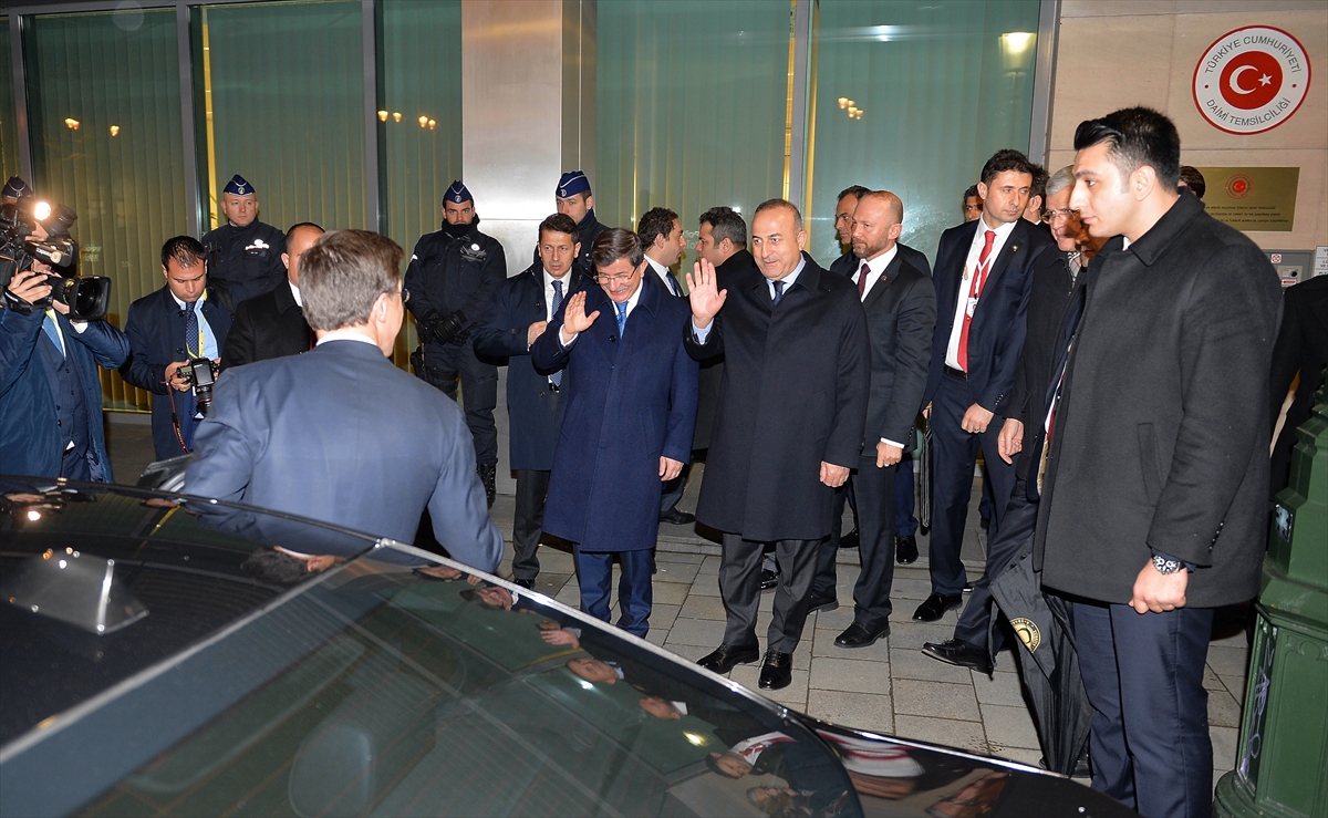 Başbakan Davutoğlu Brüksel'de