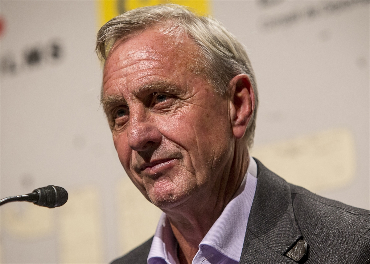 Johan Cruyff hayatını kaybetti