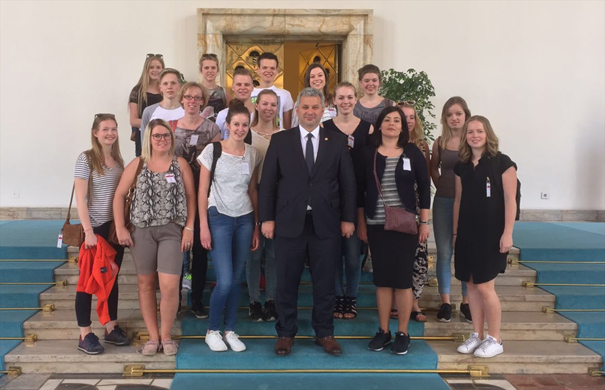 Hollandalı öğrencilerin "güvenlik" endişesi giderildi
