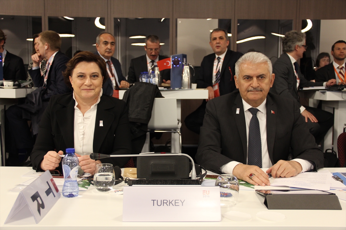 Bakanlar Yıldırım ve Sarı Hollanda’da