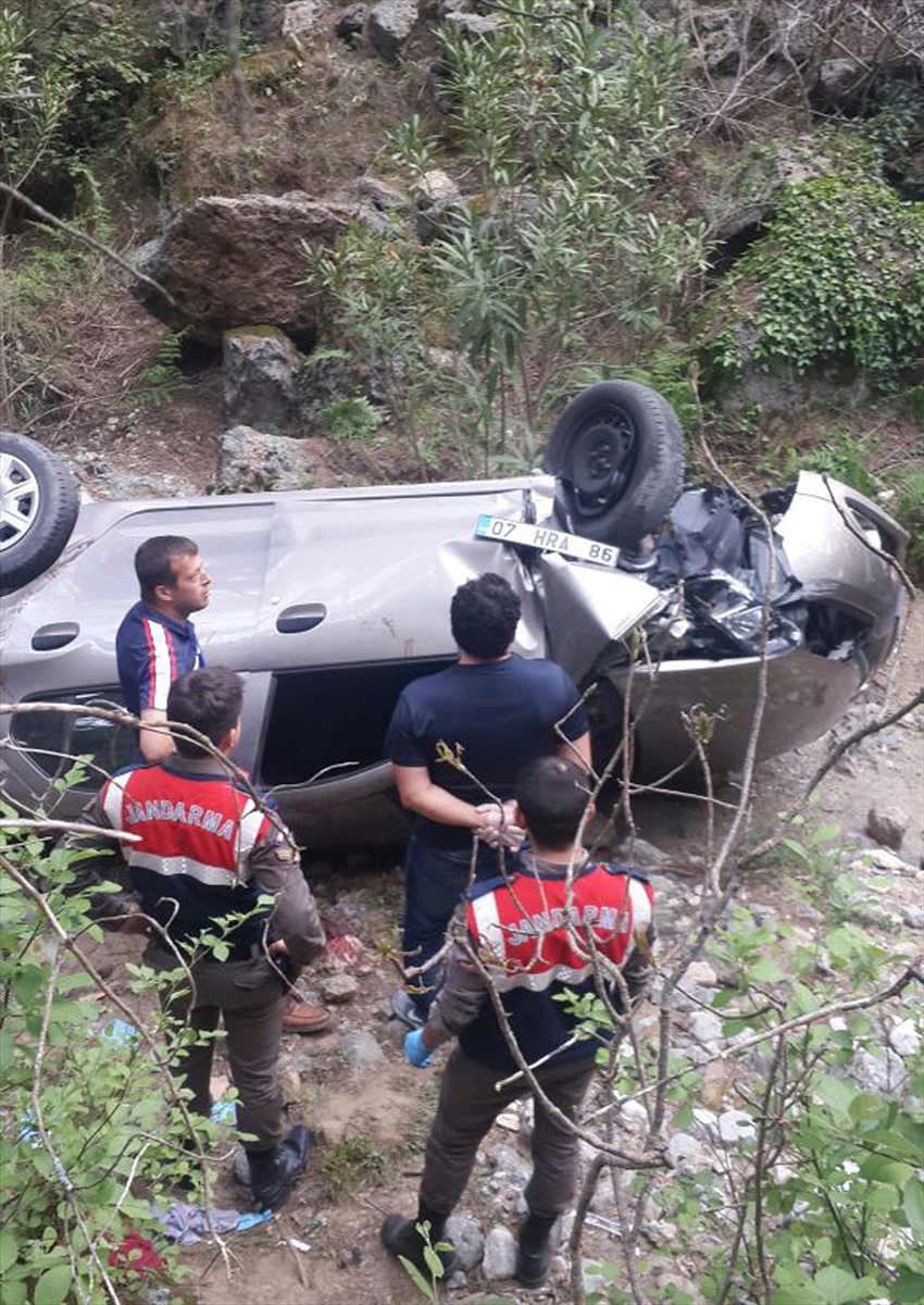 Antalya'da trafik kazası: 1 ölü 3 yaralı