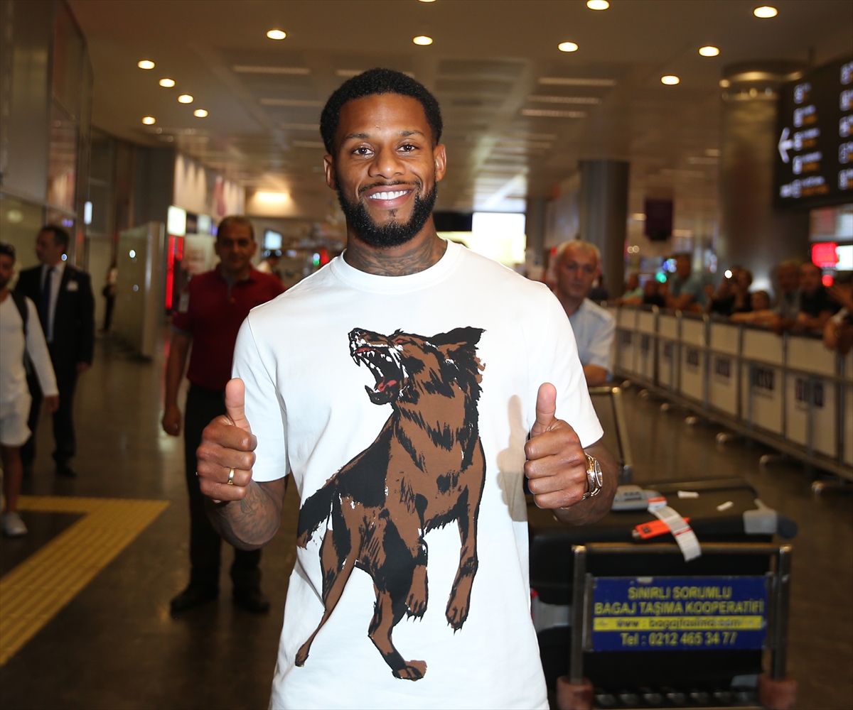 Lens, Fenerbahçe için İstanbul'da
