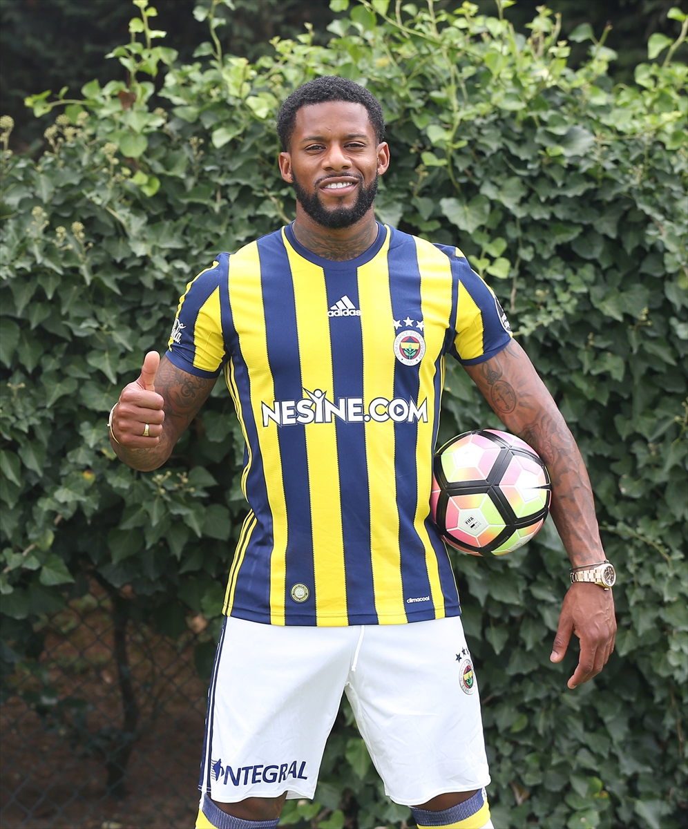 Fenerbahçe'nin yeni transferi Lens tesisleri gezdi