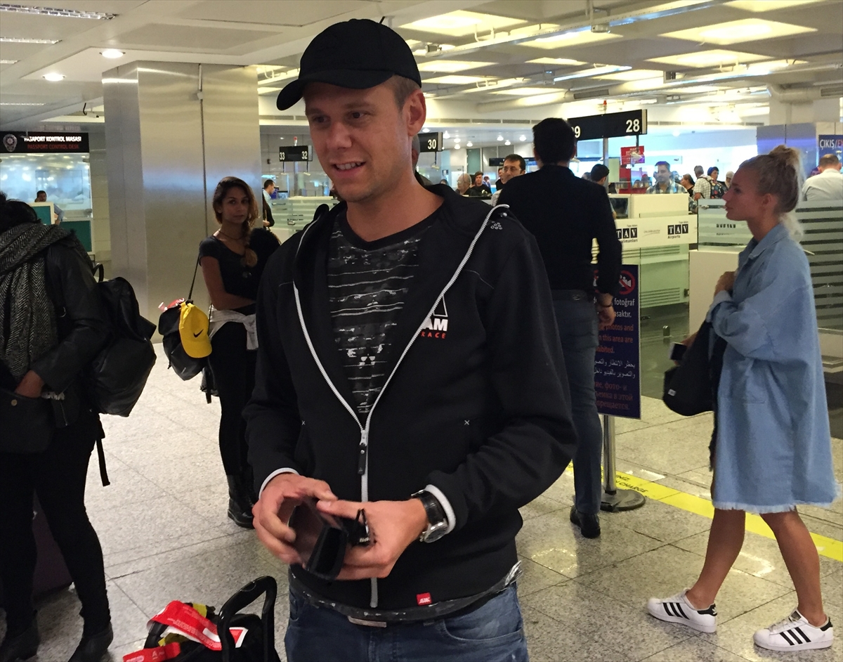 Hollandalı DJ Buuren, konser için İstanbul'a geldi