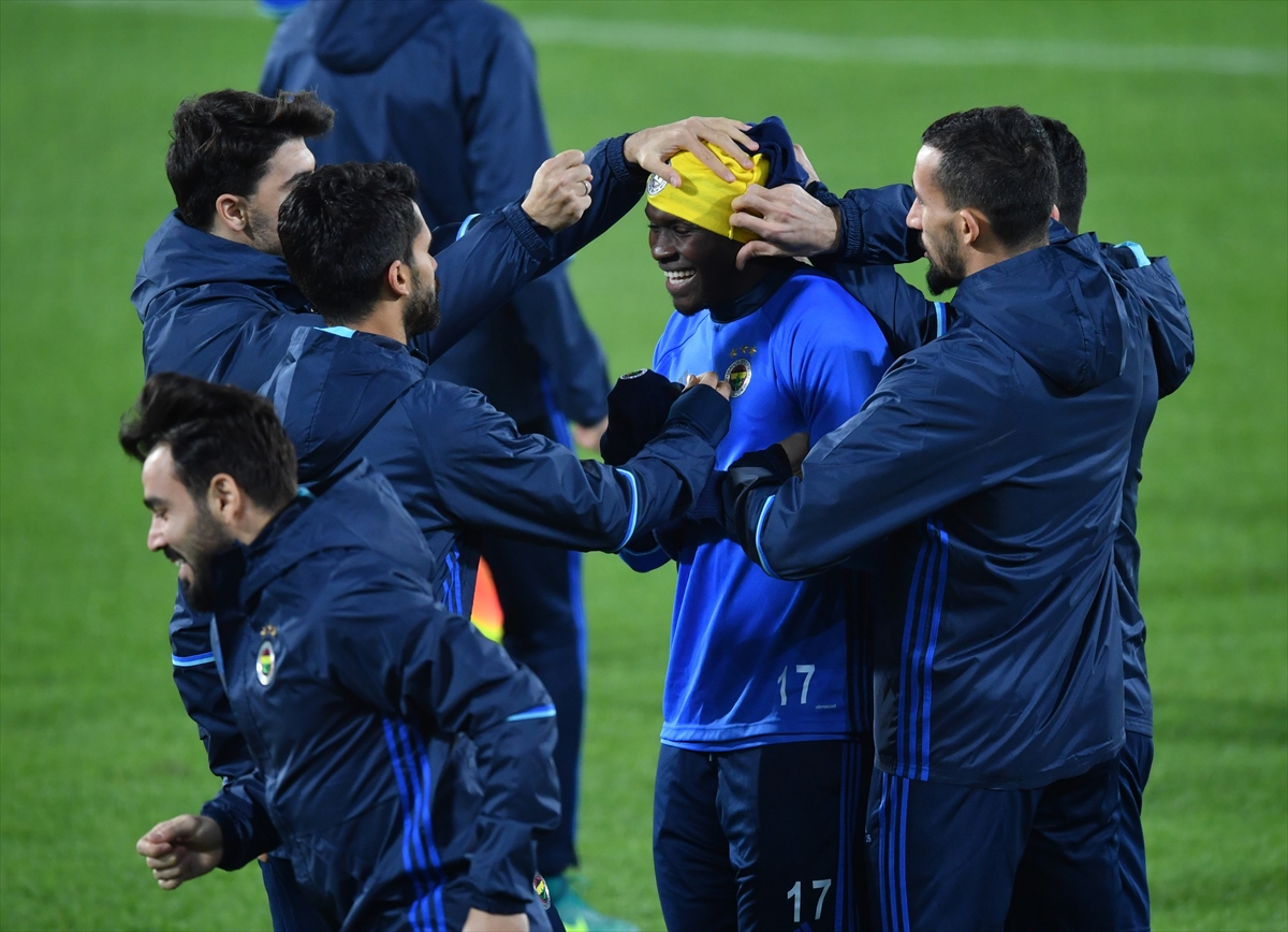 Fenerbahçe, Feyenoord maçı hazırlıklarını tamamladı