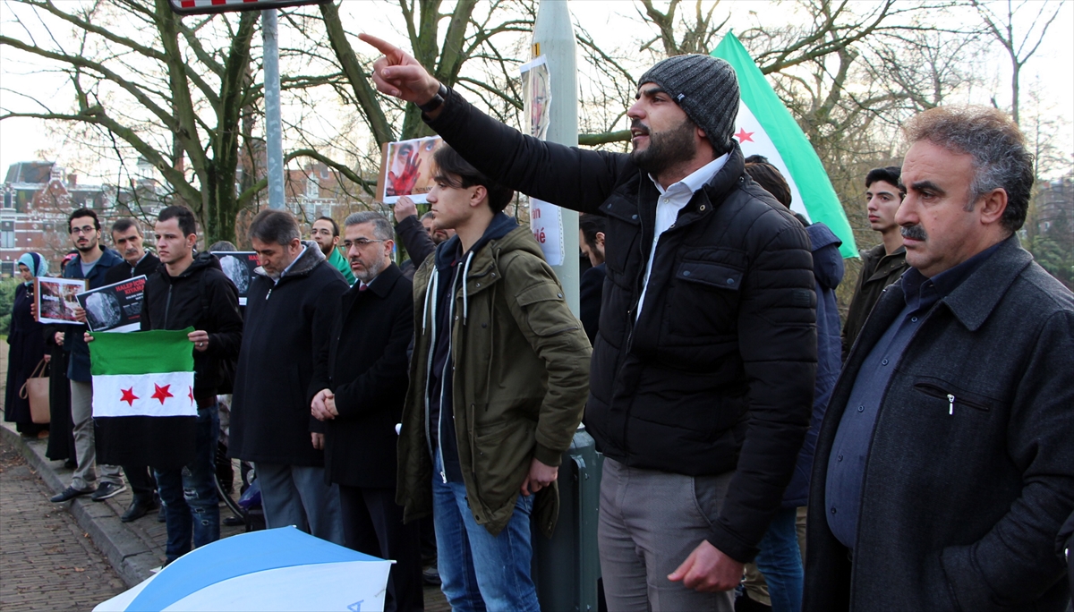 Halep'te sivillere yönelik saldırılar Hollanda'da protesto edildi