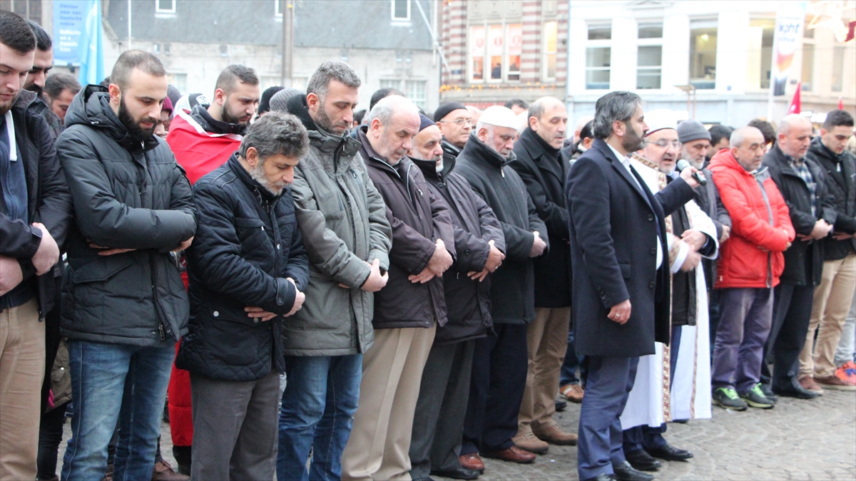 Halep'teki sivillere yönelik saldırılara tepkiler