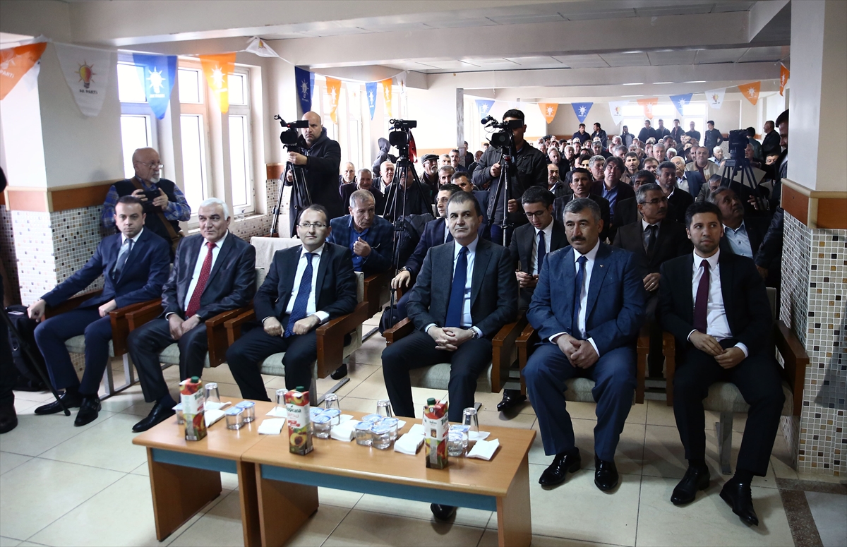 Hollanda'nın Çavuşoğlu'nun uçağının iniş iznini iptal etmesi