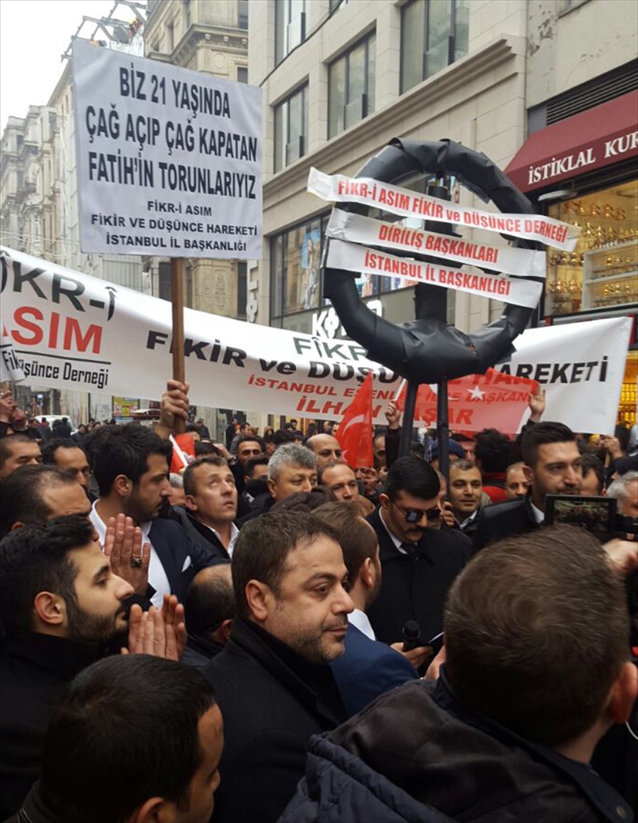 Hollanda'nın Çavuşoğlu'nun uçağının iniş iznini iptal etmesi