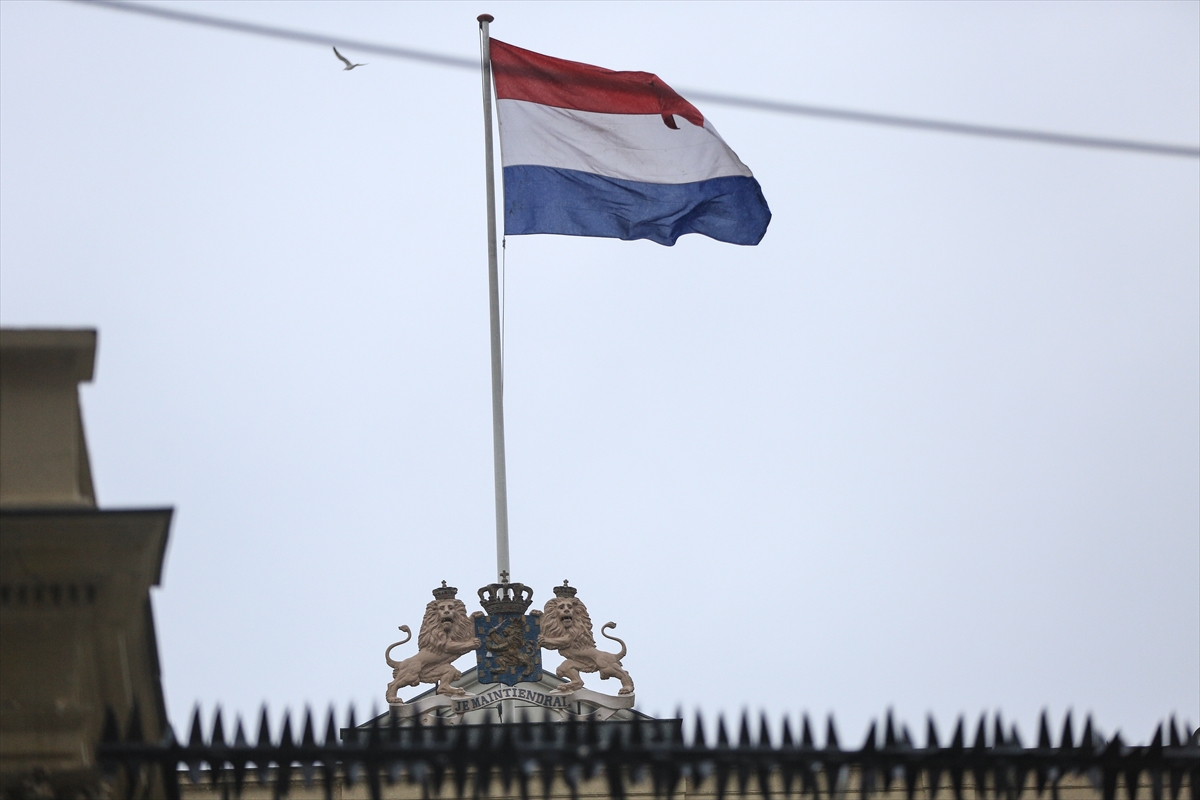 Hollanda'dan diplomatik skandal