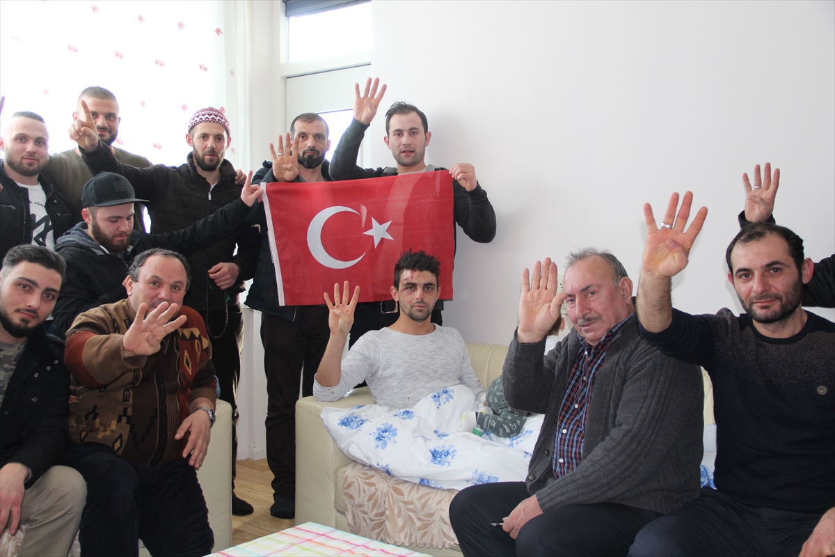 "Hollanda polisi bize köpeklerle saldırdı"