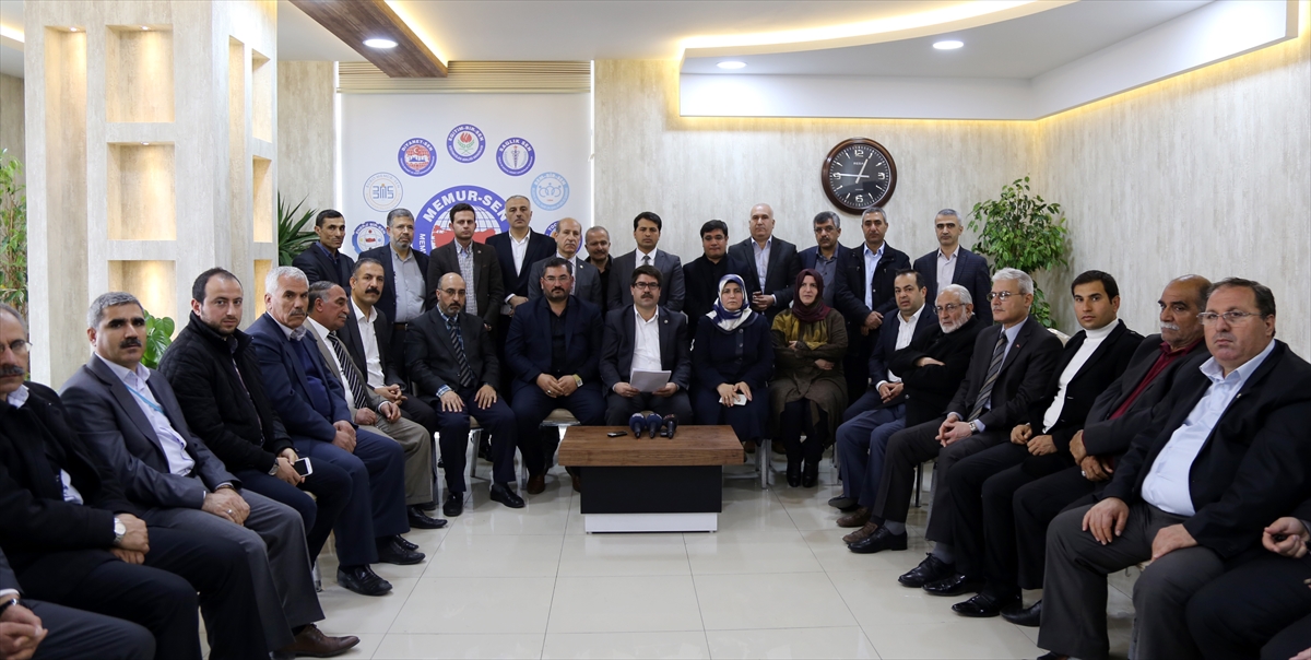 Hollanda'nın skandal tavrına tepkiler