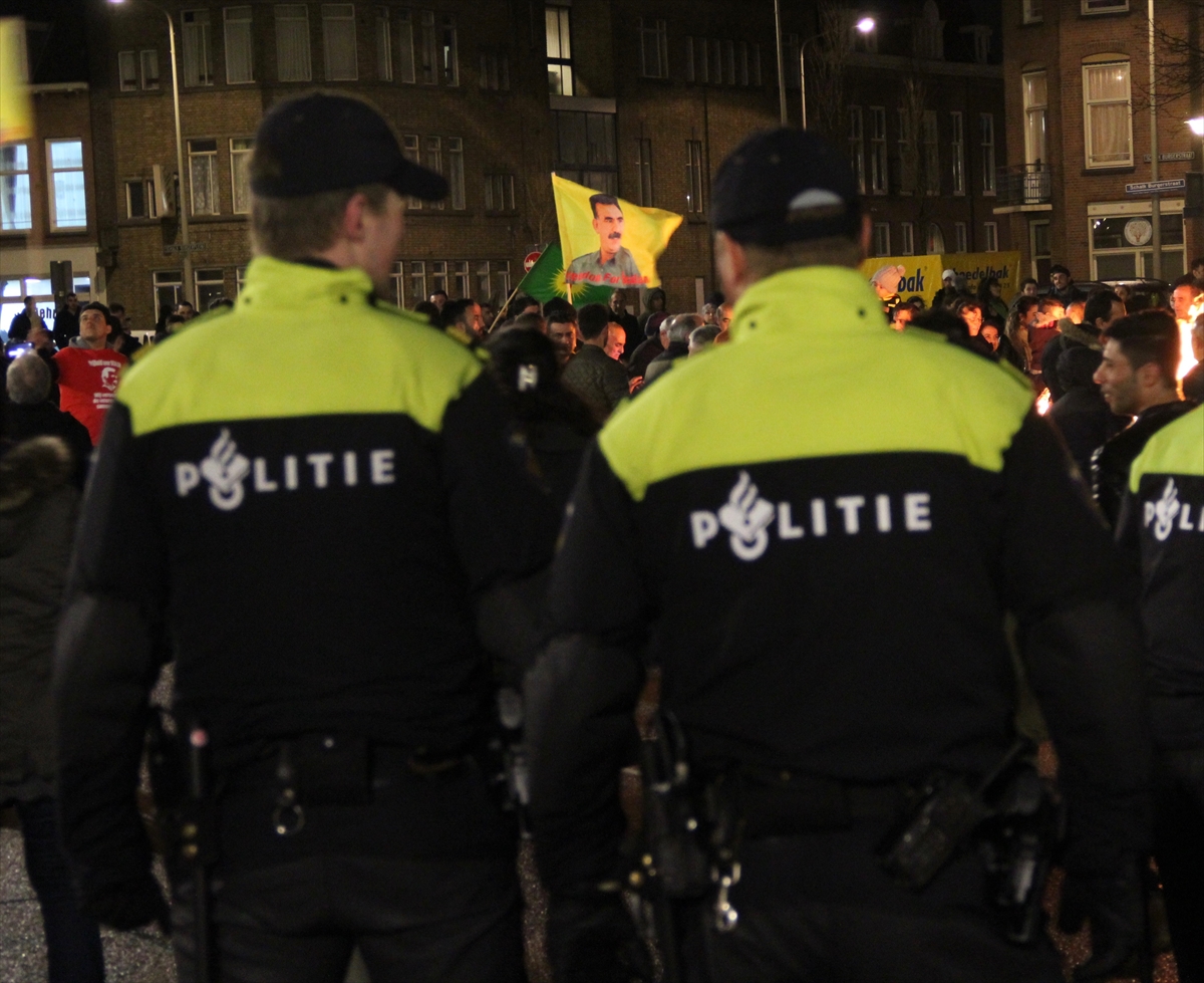 Hollanda'dan PKK'ya izin
