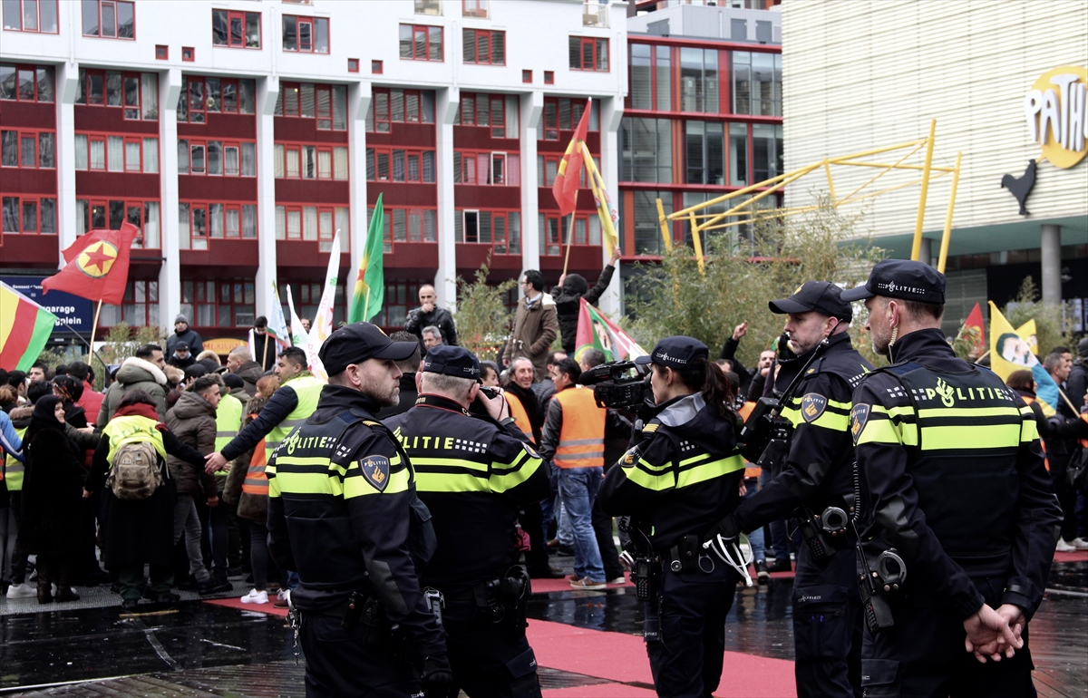 Hollanda’da PYD/PKK yandaşları Türklere saldırdı