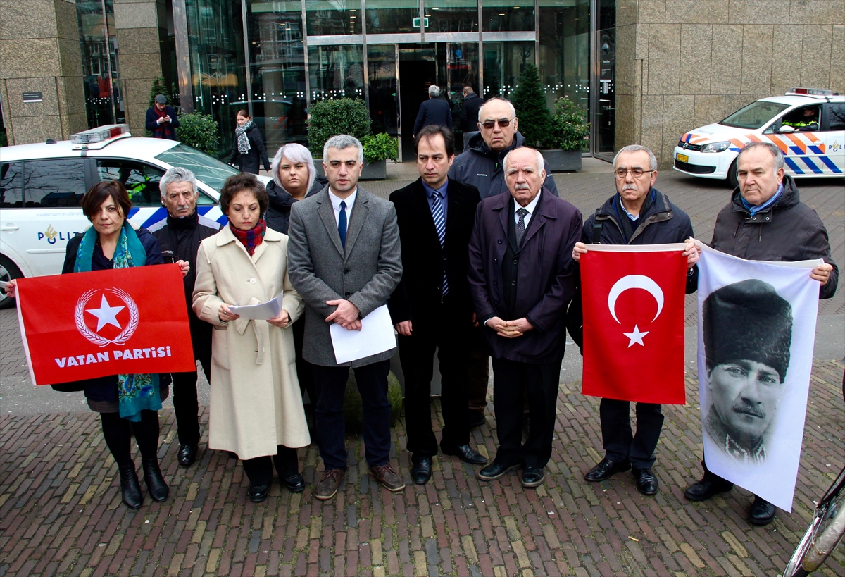 Vatan Partisinden Hollanda Parlamentosu önünde basın açıklaması