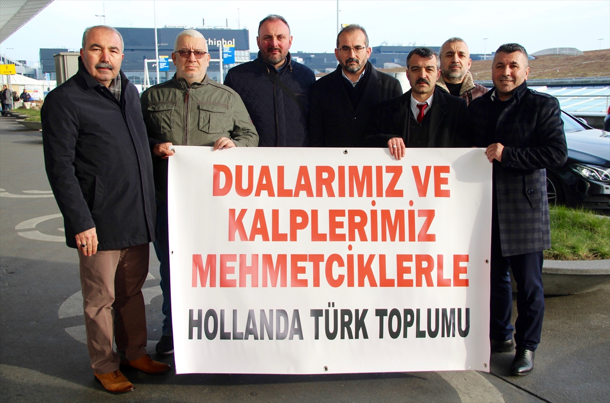 Hollanda’daki Türkler'den Mehmetçik'e destek
