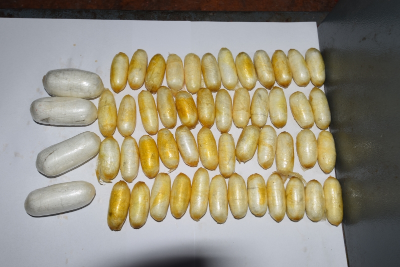 116 capsules verdovende middelen gevonden in maag van eeen Nederlander
