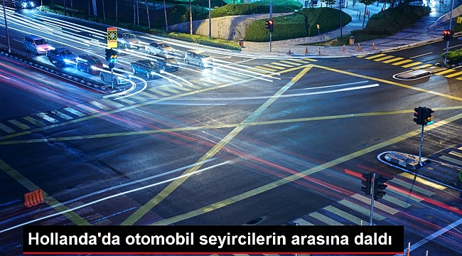 Hollanda'da otomobil seyircilerin arasına daldı