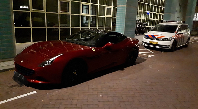 Rotterdam'da Düğün konvoyundaki Ferrari'ye polis el koydu
