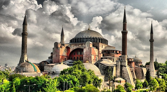 Ayasofya Camii'ni 12 yılda 31 milyon kişi ziyaret etti