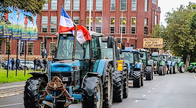 Hollanda'da çiftçilerden protesto