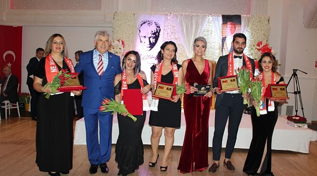 Hollanda'da Cumhuriyet Balosu ve beşinci Lale ödülleri sahiplerini buldu