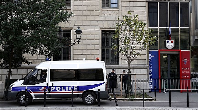 Paris Emniyet Müdürlüğünde bıçaklı saldırı: 5 ölü