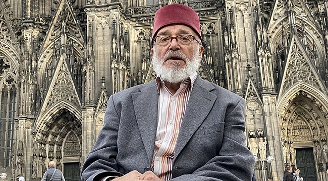 Şefik Karagüzel uçma hayalini yaptığı uçakla Almanya'da gerçekleştirdi