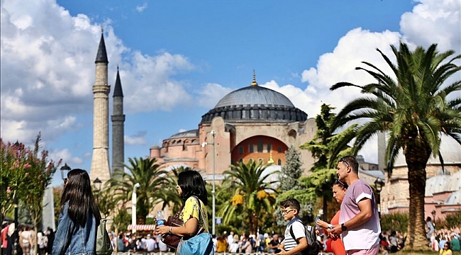 İstanbul'a gelen turistin İstanbul nüfusunu geçmesini bekliyoruz