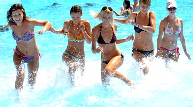 Antalya, tarihinin en yüksek turist sayısına ulaştı