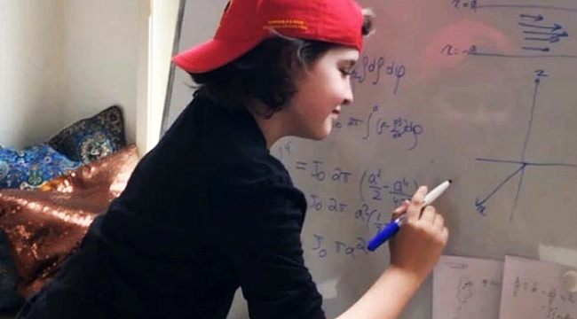 Dünyanın en genç üniversite mezunu olacak 9 yaşındaki mucize çocuk okuldan ayrıldı