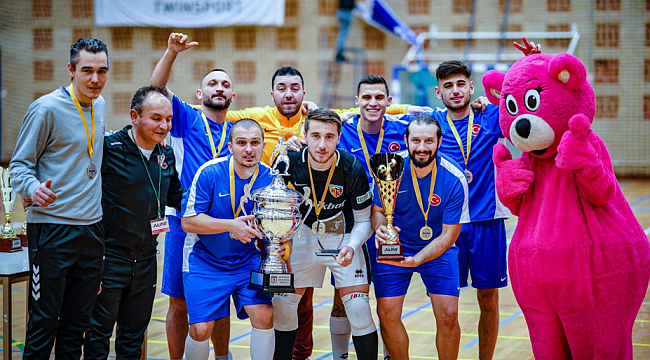 Hollanda Salon Futbolu Turnuvalarının en görkemlisini bir Türk genci düzenliyor