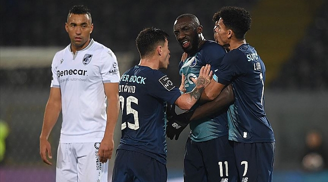 Avrupa'da yükselen ırkçılık futbolu da zehirliyor
