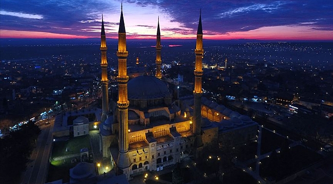 Üç ayların ikinci kandili: Miraç kadiliniz mübarek olsun