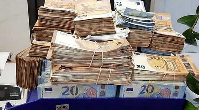 Amsterdam'da bir evde 180 bin avro nakit para ile 10 kilo kokain bulundu