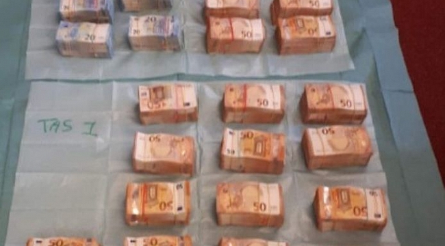 Amsterdam polisi bir evde 2,4 milyon avro nakit para buldu