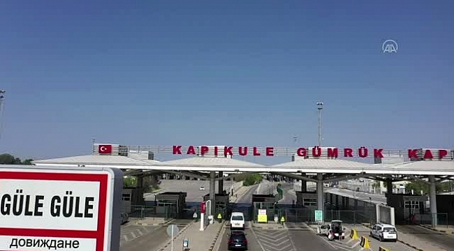 Gurbetçiler hijyen kiti ve tatlı ikramıyla uğurlandı