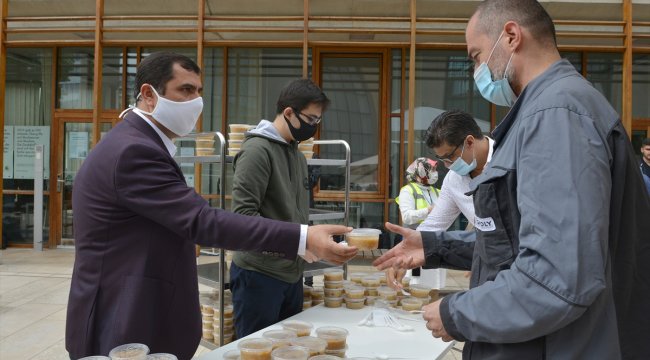 Köln'de muharrem ayı dolayısıyla iki bin kişiye aşure ikramı