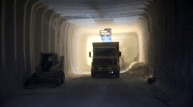 800 yıllık madenden yılda 150 bin ton tuz çıkarılıyor