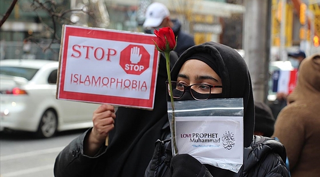 Avrupa'da nevrotik kaygı ve İslam'a karşı nefret anlatıları