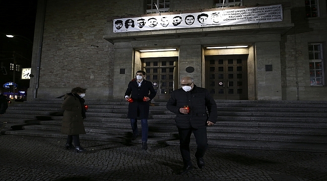 Almanya'da Hanau kentindeki ırkçı terör saldırısının kurbanları anıldı
