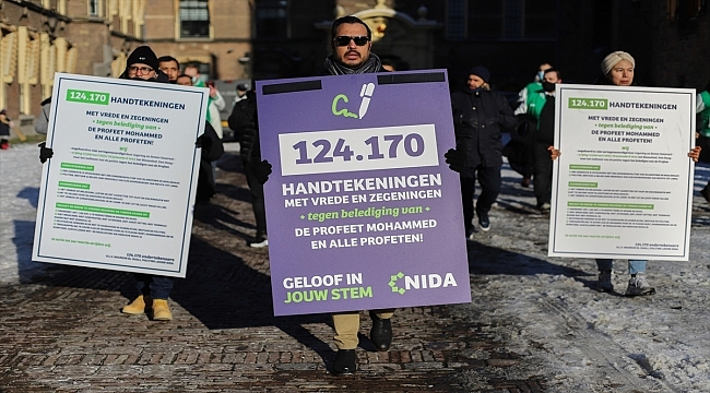 Hollanda'da Hz. Muhammed'e hakaret edilmesinin suç sayılması için 124 bin 170 imza toplandı