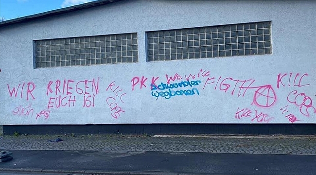 Almanya'da terör örgütü YPG/PKK, cami ve kültür merkezinin duvarına tehdit mesajı yazdı