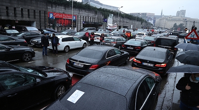Brüksel'de Uber sürücüleri gösteri düzenledi